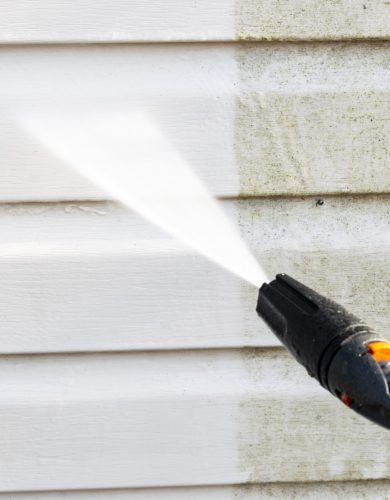 Onze diensten bestaan onder andere uit het reinigen van houten en kunststof beplating aan gevels voor een mooier en stralender huis.