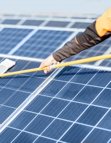 Onze diensten bestaan onder andere uit het reinigen van zonnepanelen voor een optimaal rendement.